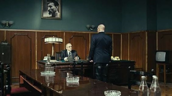 В кабинете работника КГБ. Кадр из фильма "С чего начинается Родина". 