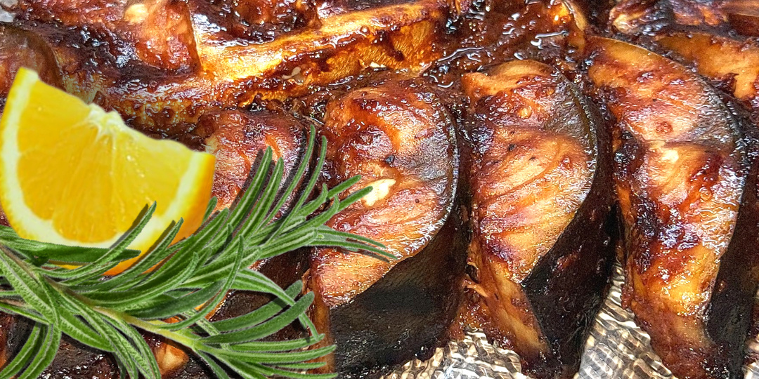 Все удивились узнав, что это скумбрия. Вкуснее красной рыбы! Эффектно, просто и недорого для праздничного стола!