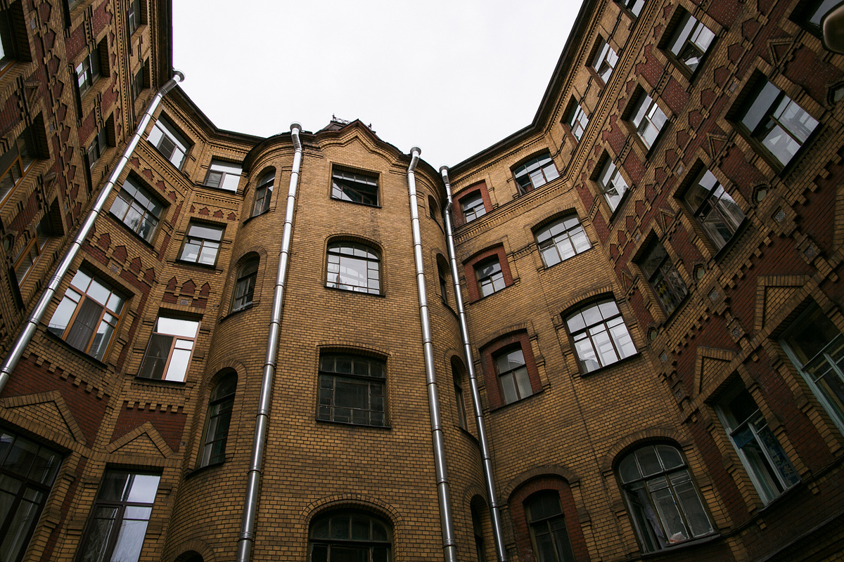 Источник: https://pikabu.ru/story/neobyichnyie_doma_sanktpeterburga_4146155