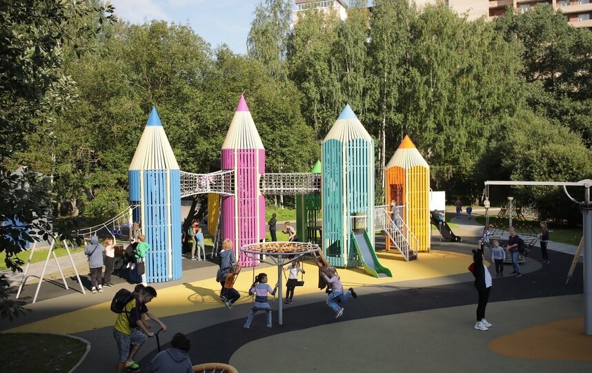 Источник: https://www.metronews.ru/novosti/peterbourg/reviews/luchshie-detskie-ploschadki-v-peterburge-2170812/