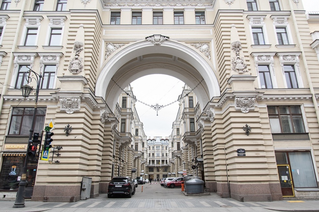 Источник: https://www.rusline.aero/blog/5-neobychnykh-byvshikh-dokhodnykh-domov-sankt-peterburga/