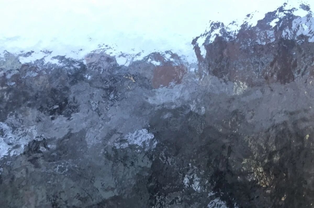    Администрация Нового Уренгоя потребовала убрать наледь у торговых центров