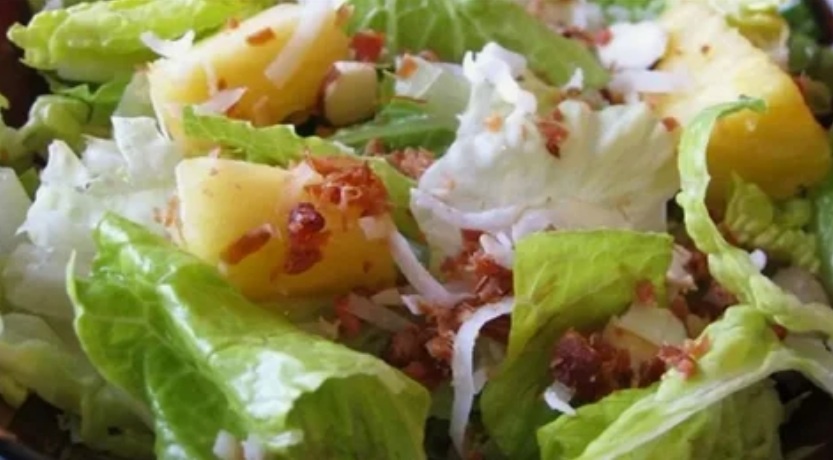 Салат Анастасия с ананасом.