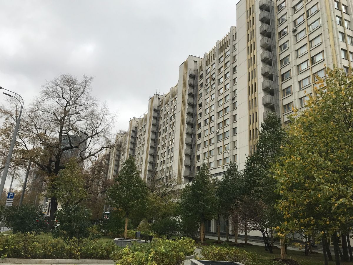 Дом с посольствами