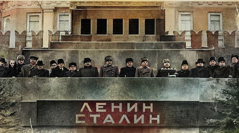 Как Хрущёв предал дело Сталина и почему тело последнего убрали из мавзолея только в 1961 году