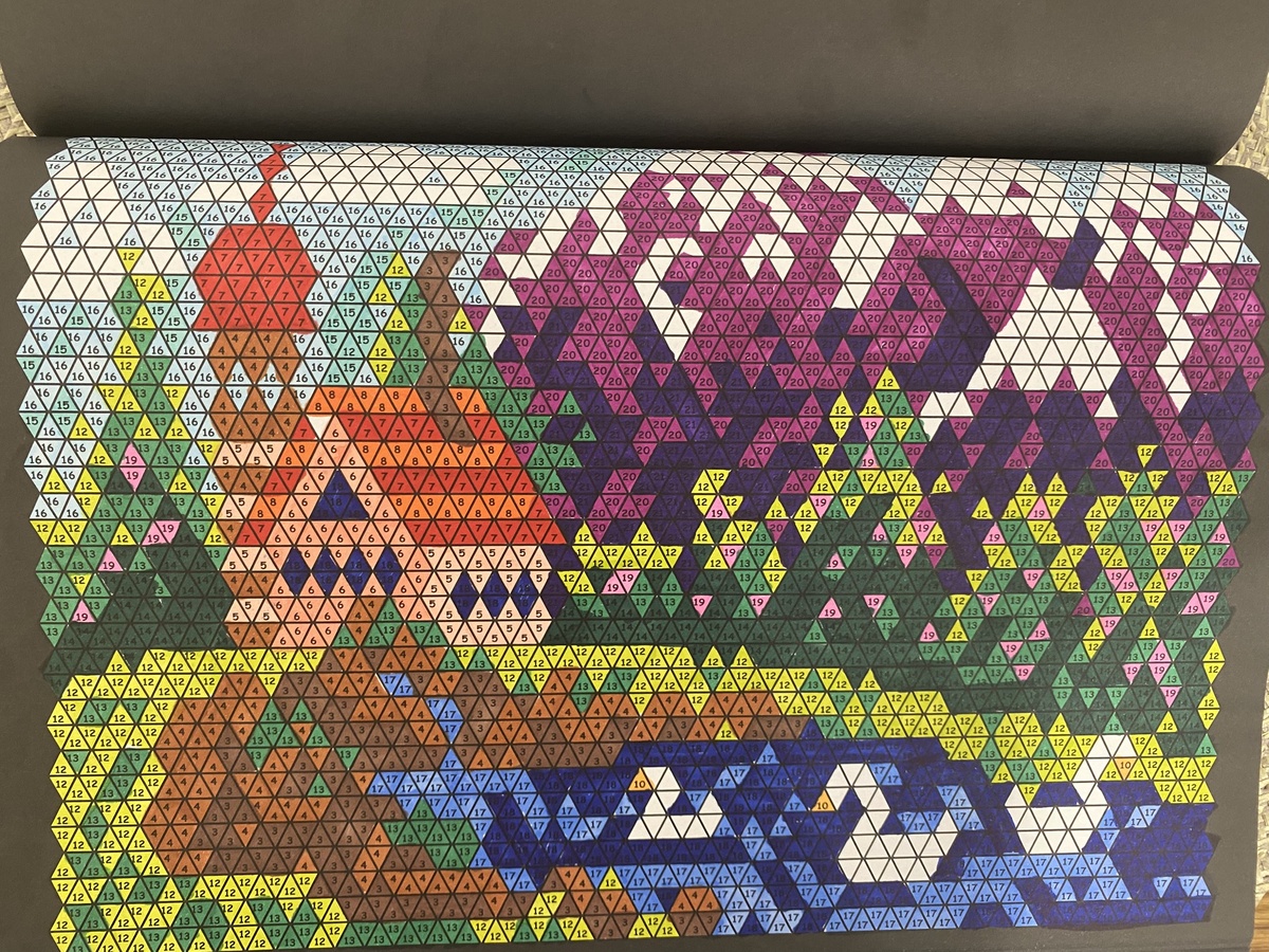 это книга, в которой 100 раскрасок по номерам