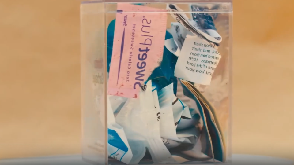 ФОТО: Кадр из программы "Купи-продай", РЕН ТВ