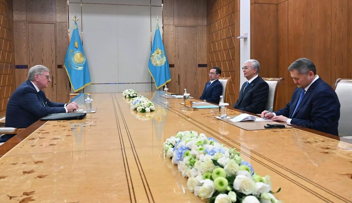 Касым-Жомарт Токаев принял ректора Московского государственного института международных отношений Анатолия Торкунова © Пресс-служба президента Казахстана