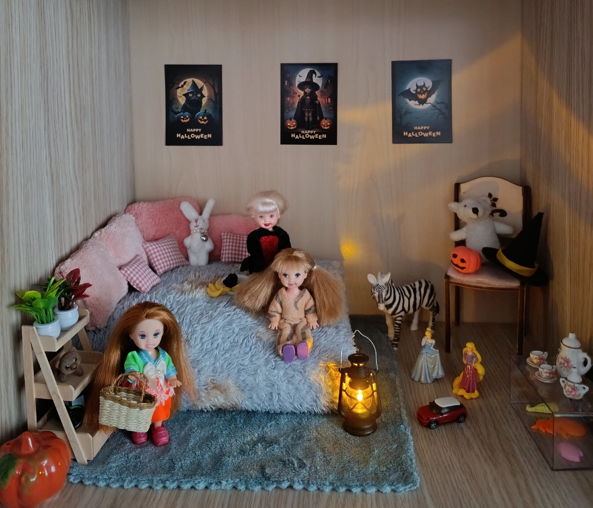 - Здорово,подружки, идёмте скорее веселиться!!