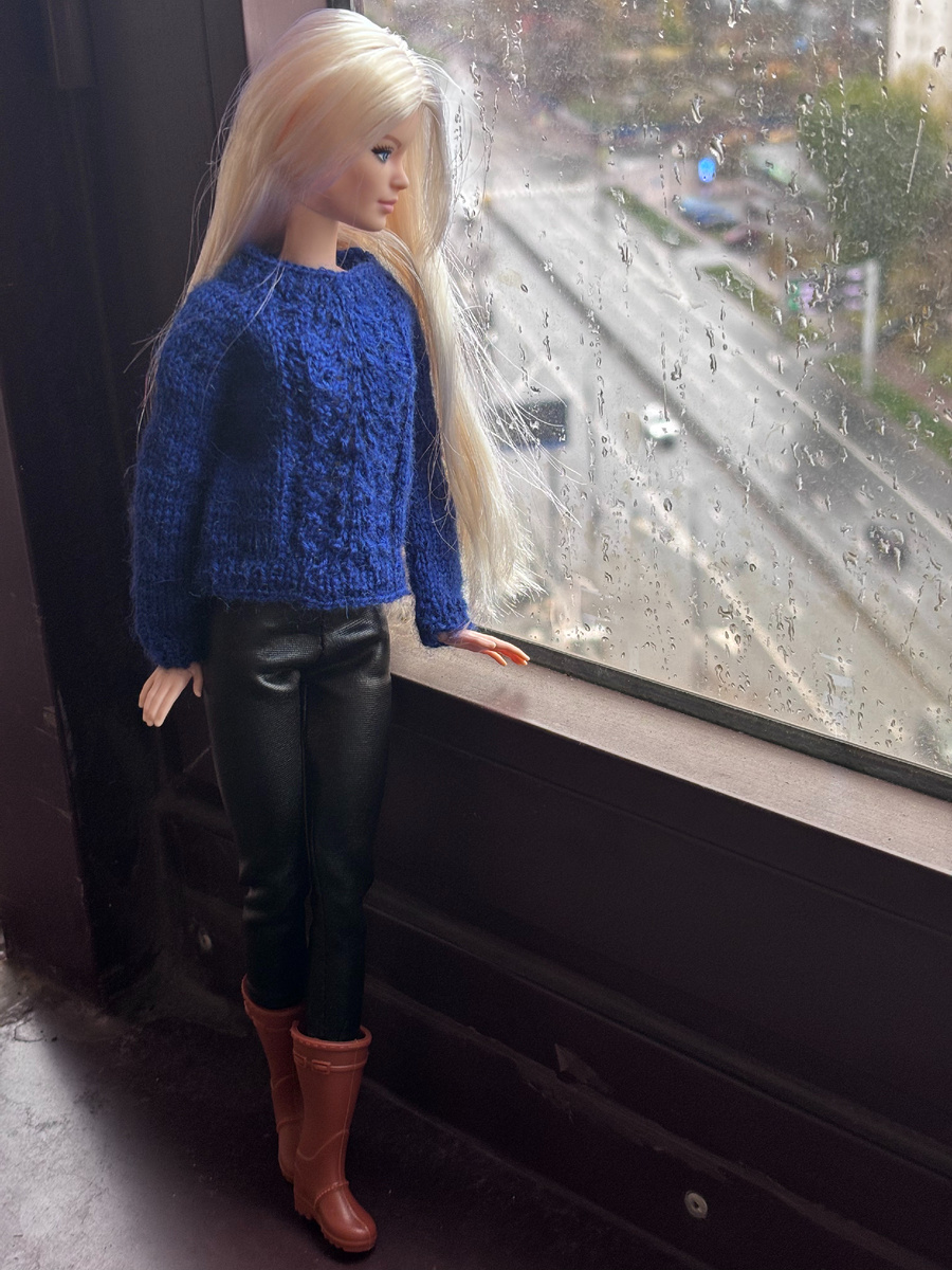 Залитое дождем стекло...романтика! Только если тебе не надо выходить...