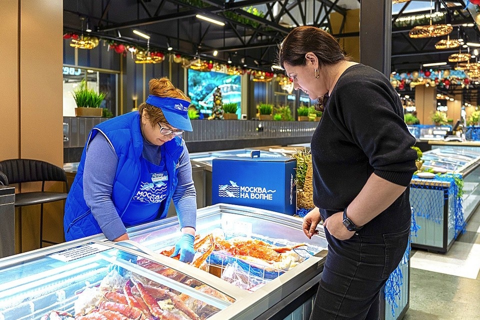    Рыбу и морепродукты с рынков «Москва — на волне» теперь можно заказать на дом Фото: Мосфото