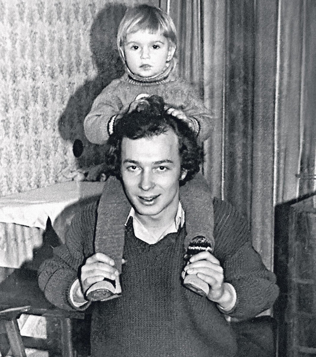 Александра с отцом Сергеем Урсуляком. 1985 год. Фото: из личного архива