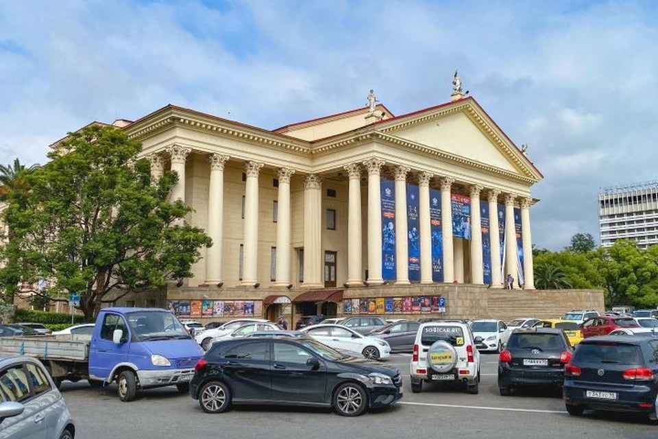    Театр балета Юрия Григоровича представит две легендарные постановки на сцене Зимнего театра Олег УМАРОВ