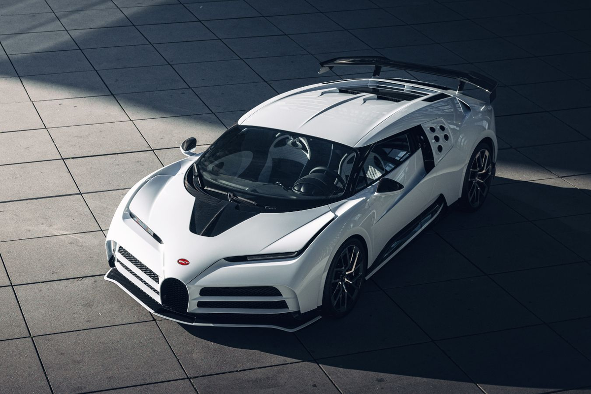 Ограниченная серия из 10 экземпляров, созданная в честь 110-летия бренда.