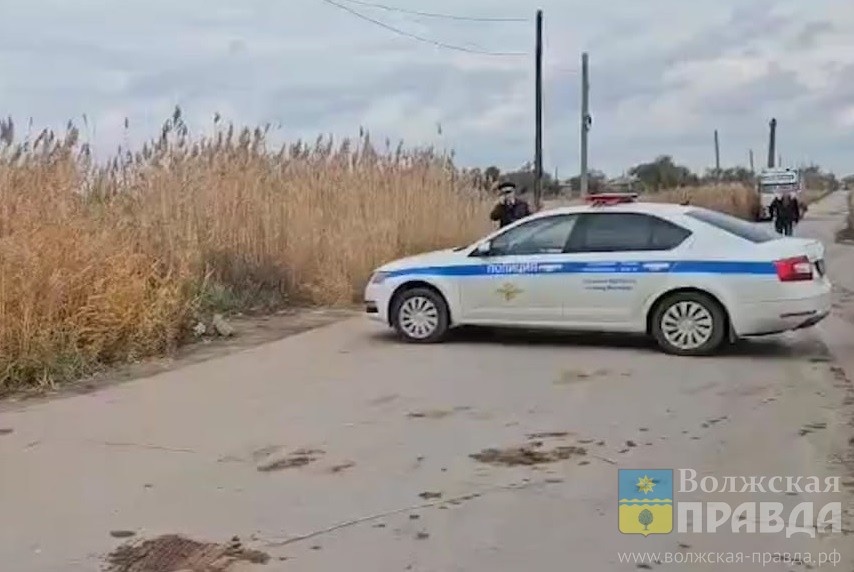 Фото ГУ МВД России по Волгоградской области📷    Двое захлебнулись, двое выжили: в Волгограде рядом с баней 4 подростка упали на «пятёрке» в водоём
