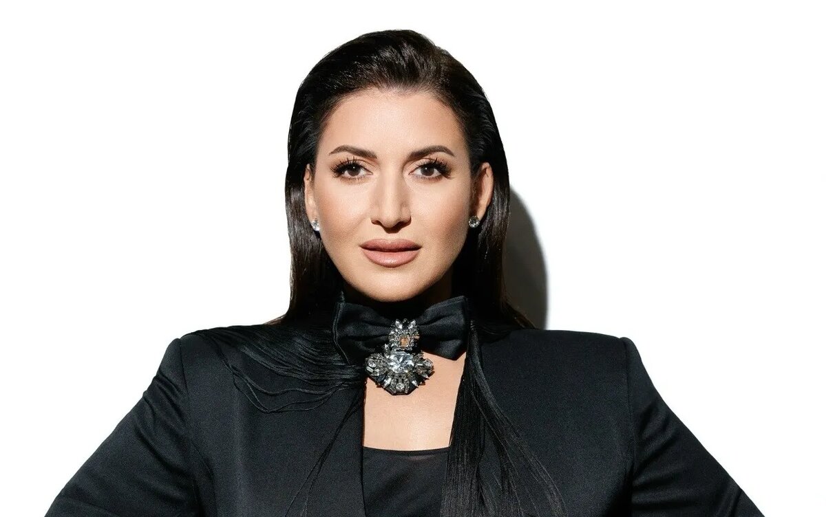    Певица Жасмин теперь бабушка