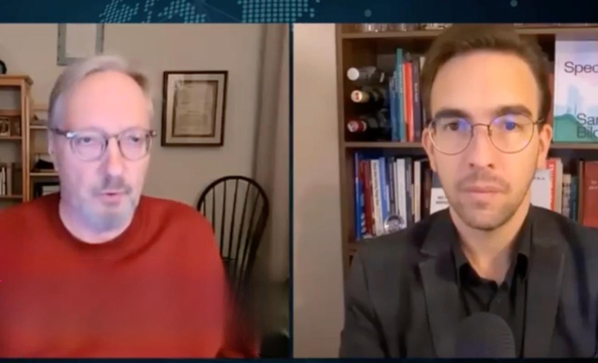 Скриншот эфира с американским политологом Николаем Петро 