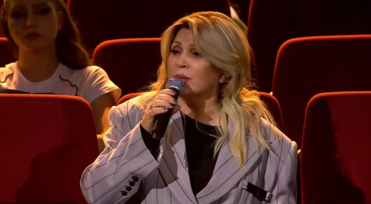    Певица Ая (Светлана Назаренко). Фото: скриншот из видео трансляции «Золотого граммофона» от «Русского радио»