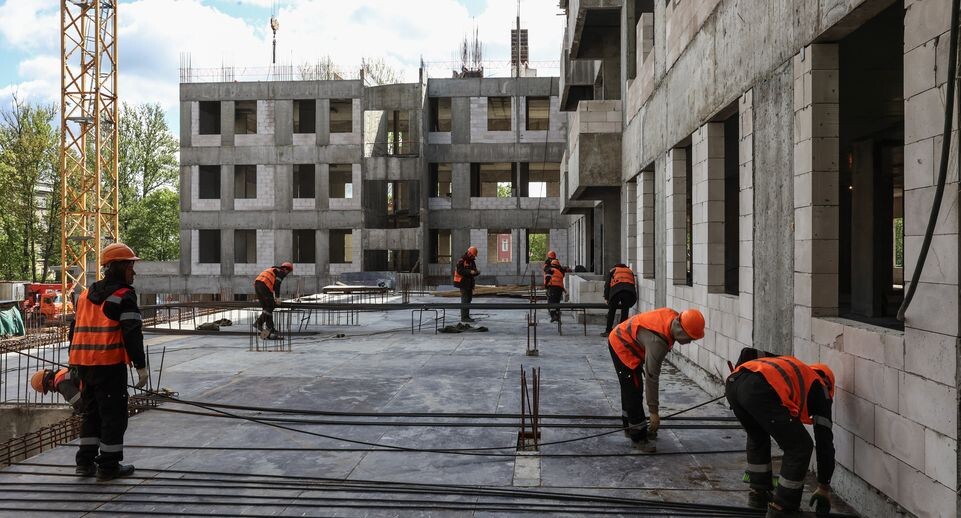    В Королеве продолжается строительство самой большой поликлиники в Подмосковье / Медиасток.рф