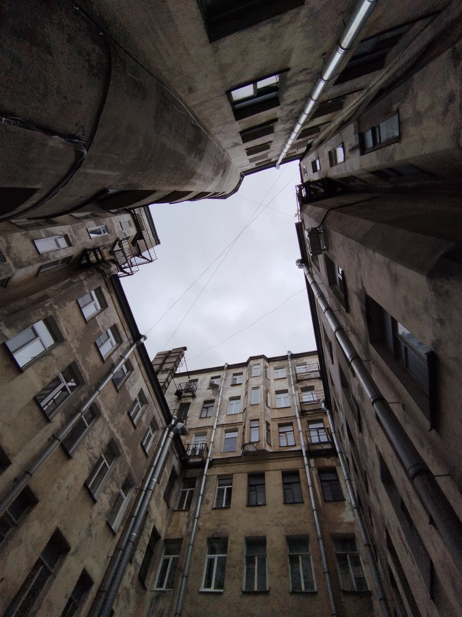 Двор-"колодец"