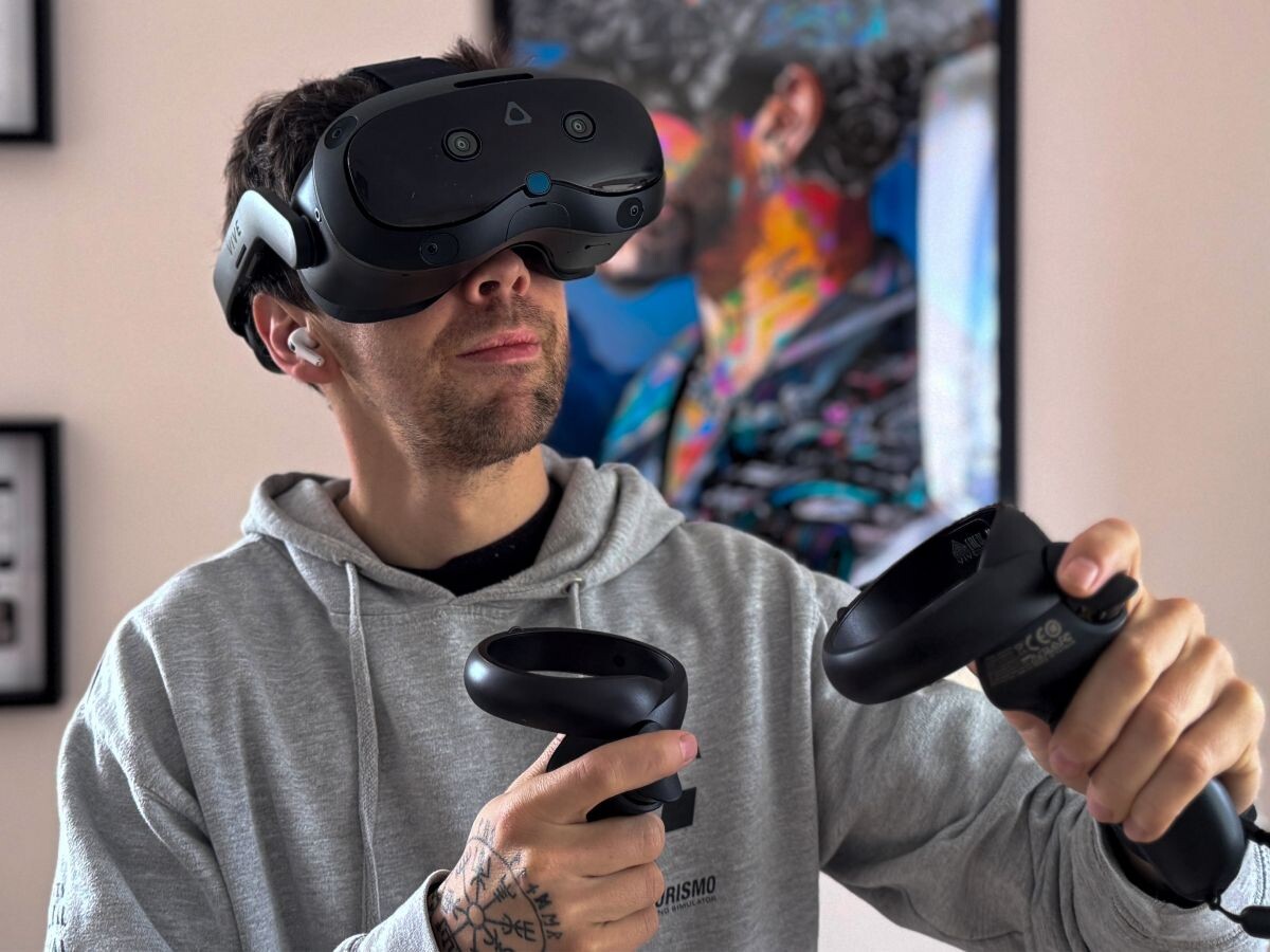    Sharp Japan анонсировала VR-очки Xrostella VR1 для ПК и смартфонов