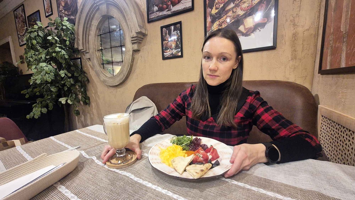 "Порта Росса" — итальянский ресторан в исторической части Москвы, расположенный в километре от Комсомольской площади и в 200 метрах от метро "Красные Ворота" по адресу Каланчевский тупик, 9, стр.2