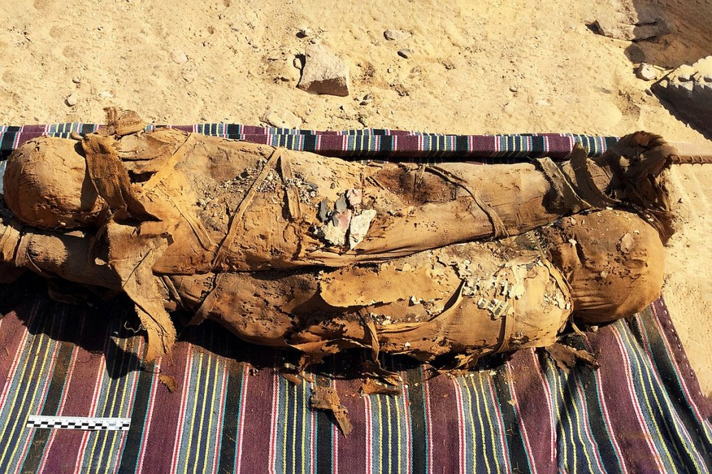 Асуан, Египет: детские мумии из некрополя, находка археологии Египта, (источник: rodina-history.ru)