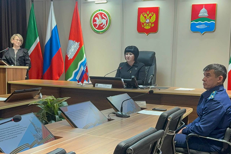    Отставка Михаила Конкова — это последствия обысков, которые проходили в администрации Бугульмы с сентября.   
Фото: Регина Шафиева