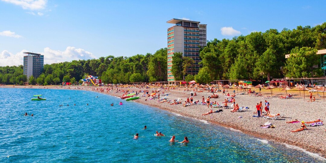 Туристка из РФ описала Абхазию фразой «всё вокруг напоминает 50–60-е годы»