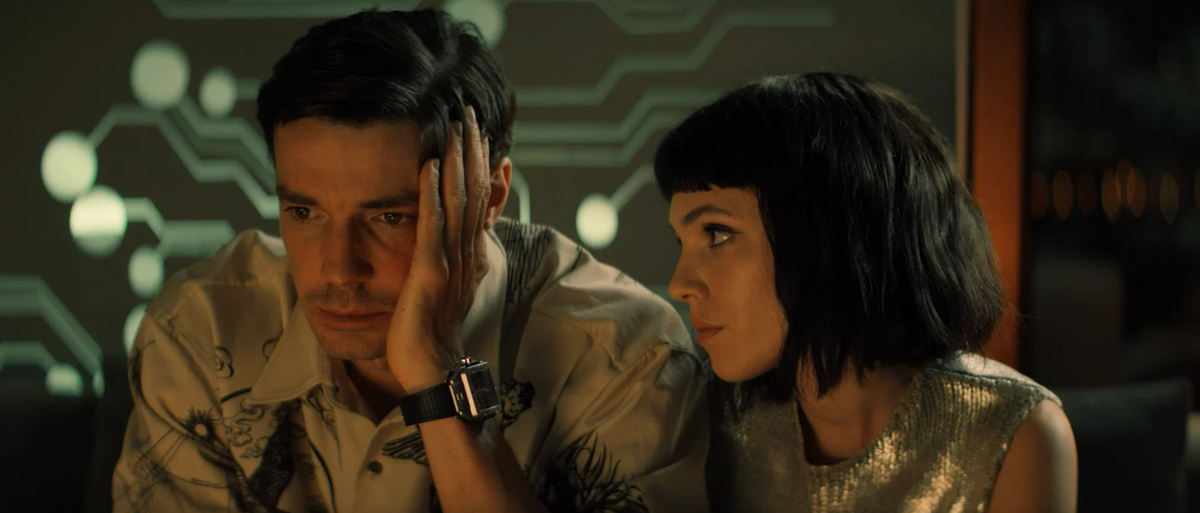 Кадр из сериала «Чужие деньги»