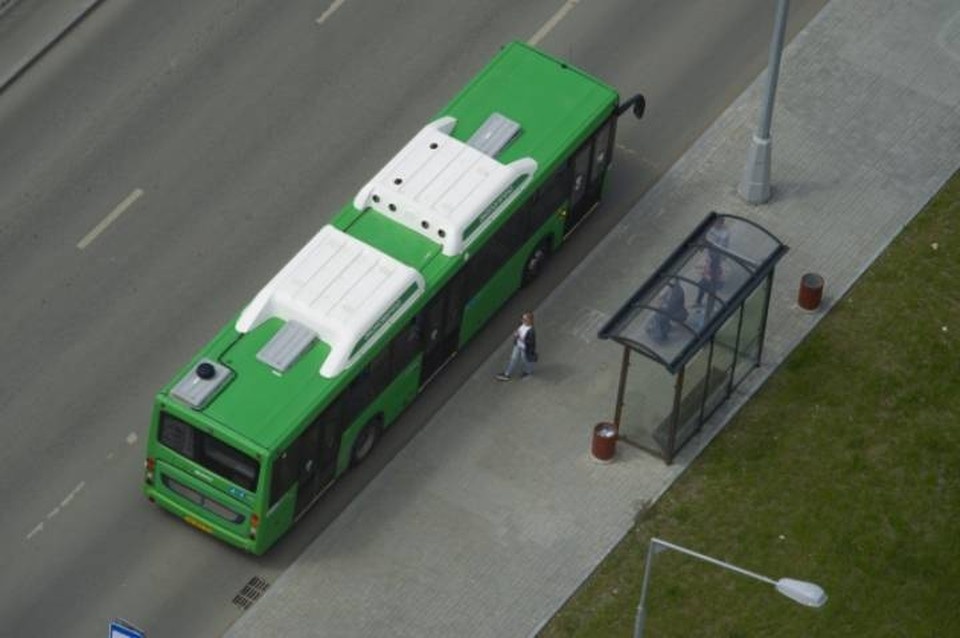 Мужчину лишили жизни на остановке общественного транспорта. Фото: Алексей Булатов