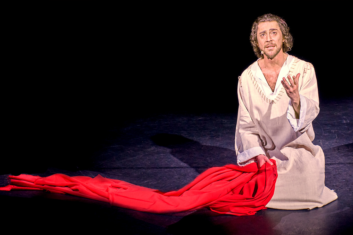Иван Фёдоров (Иисус). Фото – пресс-службы театра Стаса Намина