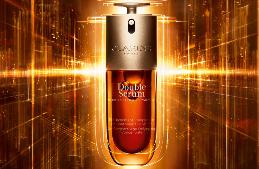    Обновленная версия двойной сыворотки Double Serum от Clarins для регенерации кожи, увлажнения, питания и защиты.    
 Фото: пресс-служба