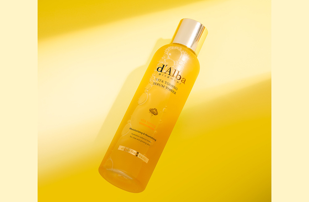     Увлажняющий витаминный тонер для лица c экстрактом белого трюфеля и церамидами Vita, d'Alba.    
 Фото: пресс-служба