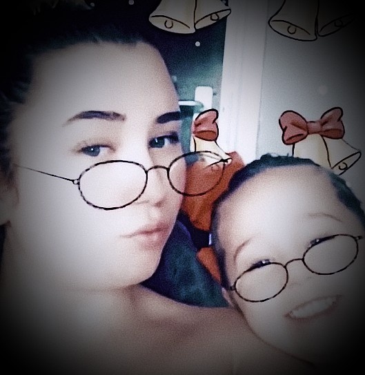 Фотография Николы и Кейли