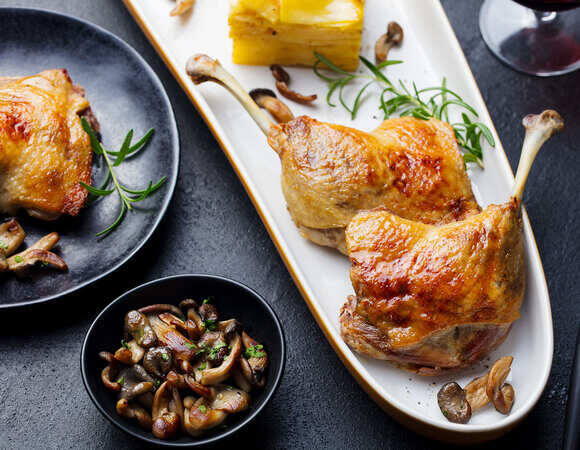 Шеф-повар рассказал, как приготовить идеальные утиные ножки конфи