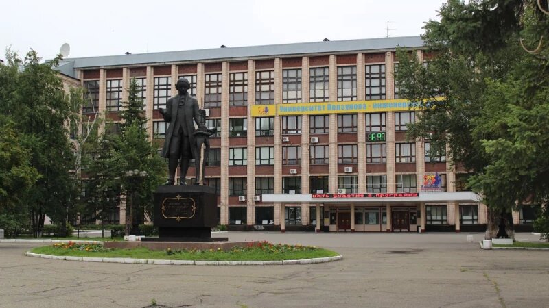     В АлтГТУ им. И.И. Ползунова. архив АлтГУ