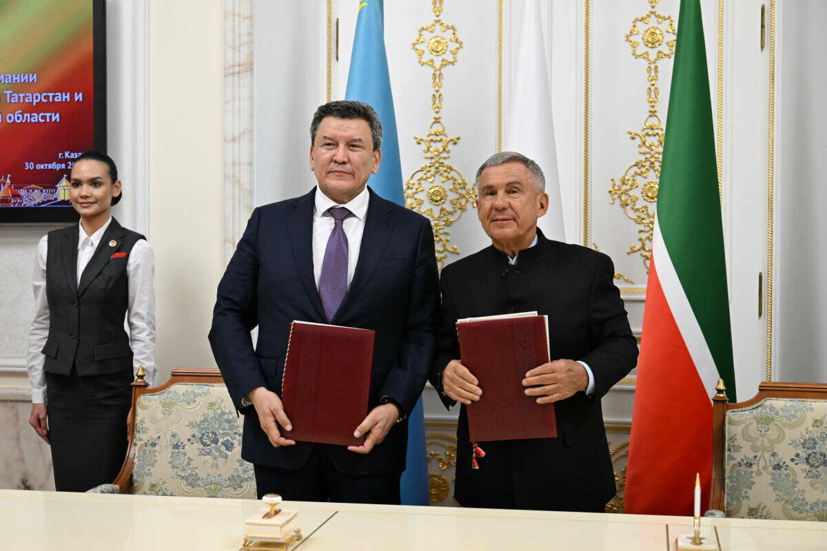 В Казанском Кремле Рустам Минниханов и Аким Северо-Казахстанской области Гауез Нурмухамбетов подписали меморандум о взаимопониманииФото: rais.tatarstan.ru