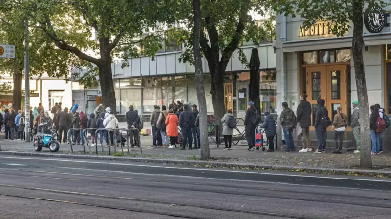 Очередь за бесплатной едой в Хельсинки
Фото:
Yle