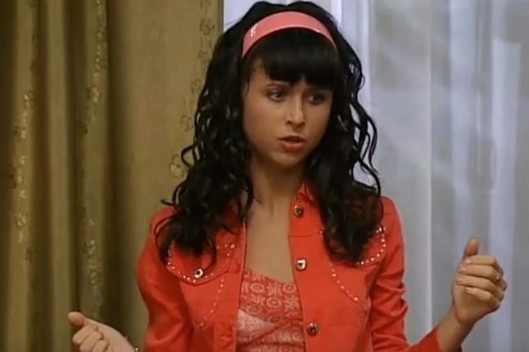    Маша была не только самой старшей, но также и самой модной дочкой Васнецова