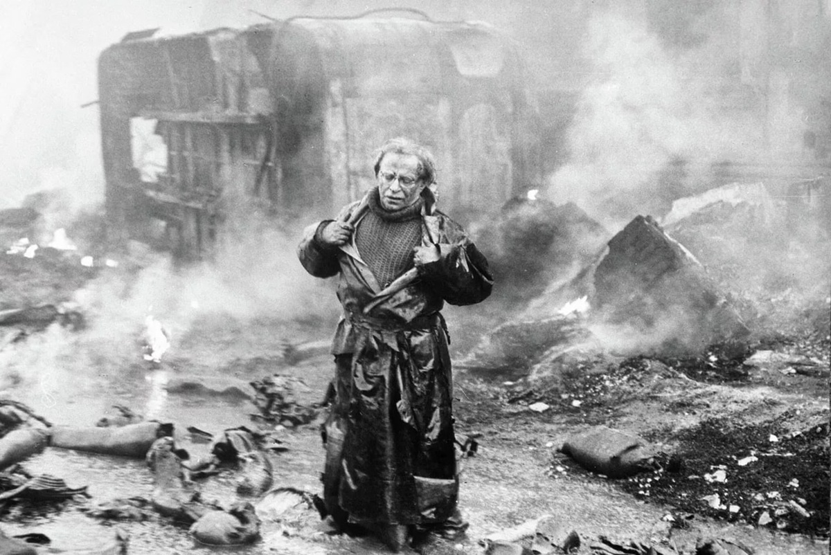    Фото: кадр из фильма Константина Лопушанского "Письма мертвого человека", источник: ria.ru