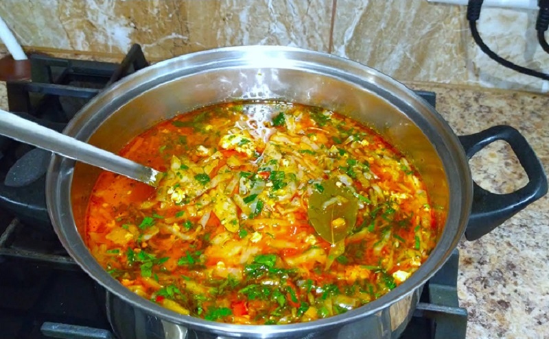 Суп с фаршем и шпинатом: быстрый обед для всей семьи