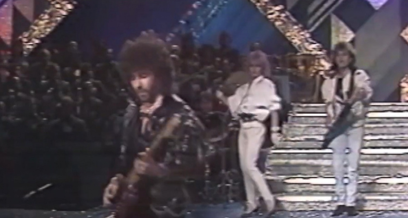    В 80-е этой песни стыдились наши бабушки и дедушки: сегодня ее включают даже в детских садах