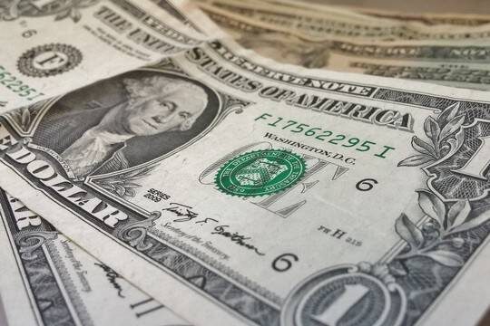    В Центробанке назвали условия для курса в 50 рублей за доллар