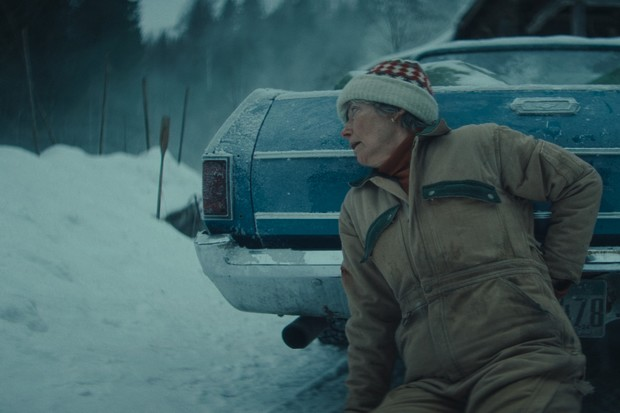 Кадр из фильма «Dead of Winter». Режиссер: Брайан Кирк. Производство: Augenschein Filmproduktion, Crafthaus, Film und Medien Stiftung NRW, Leonine Studios, MMC Studios, Stampede Studios, Wild Bunch Germany, Zweites Deutsches Fernsehen (ZDF)