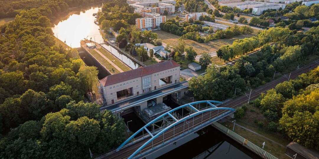 КТО ЗА ПЕРЕЕЗД?