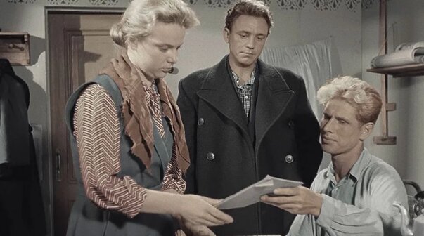 Кадр из фильма "Весна на Заречной улице" 