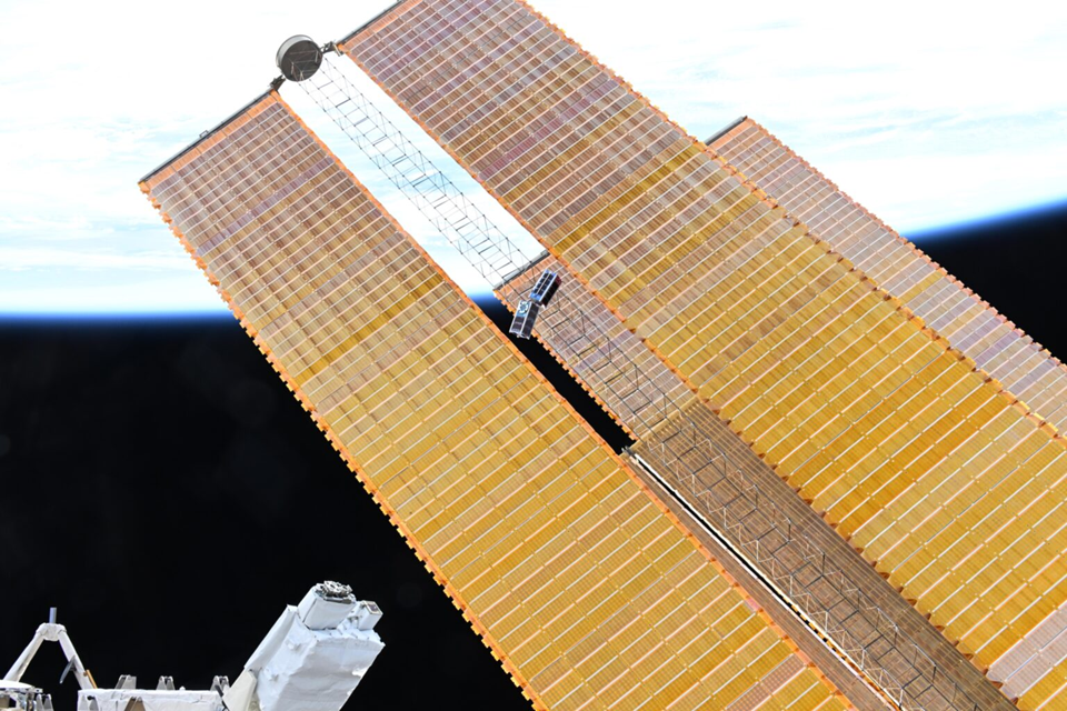 Запуск кубспутников с МКС. Фото: JAXA 