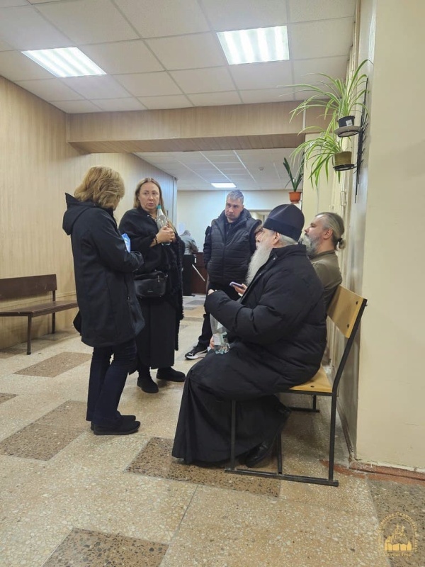    Украинские власти медленно убивают наместника Святогорской лавры УПЦ митрополита Арсения