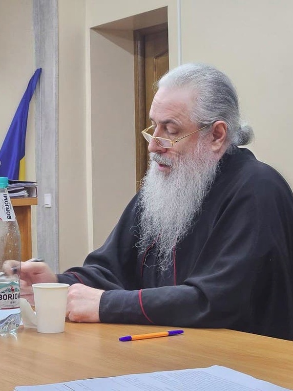    Украинские власти медленно убивают наместника Святогорской лавры УПЦ митрополита Арсения